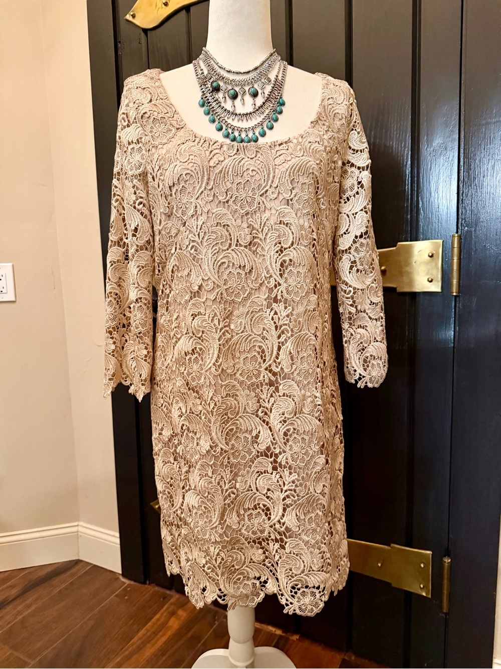 WHBM White House Black Market Champagne Nude Lace Shift MIDI Cocktail Dress Sz 8